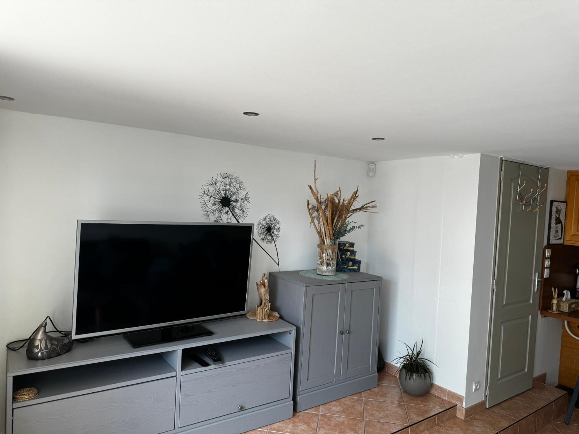 Au Calme Dans Maison En Rez De Jardin A 2,2 Kms Du Groupama Stadium Et Salle Ldlc Arena Meyzieu Extérieur photo